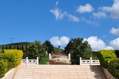云南地区墓地有使用期限吗？到期后怎么收费？